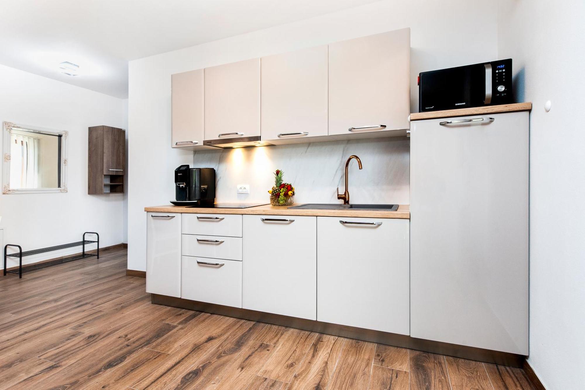 Lorena Apartment *